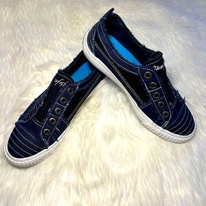 Blowfish Malibu Women's ‘PLAY’ Slip-on Sneaker, Size 7.5, Navy Blue & White